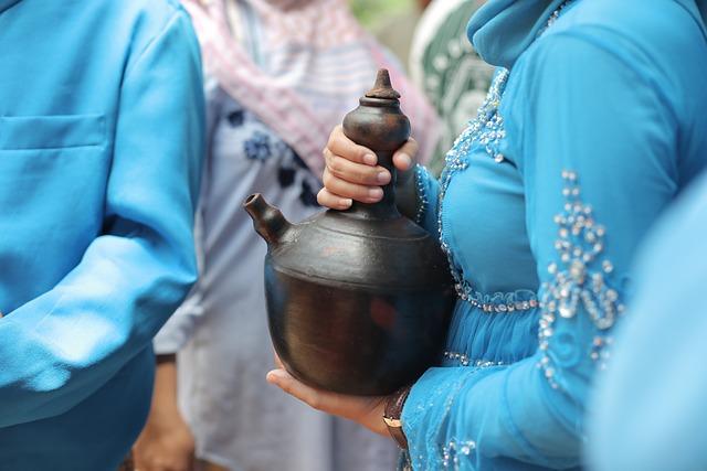 Skvělé tipy pro hosty muslimské svatby v mešitě: Jak se chovat a co obléci?