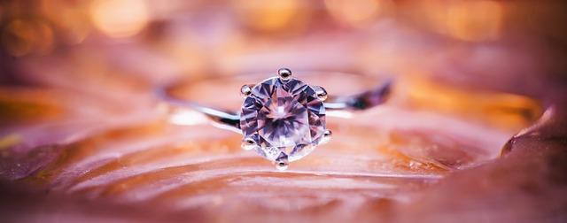 Jak vybrat ten správný zásnubní prsten?